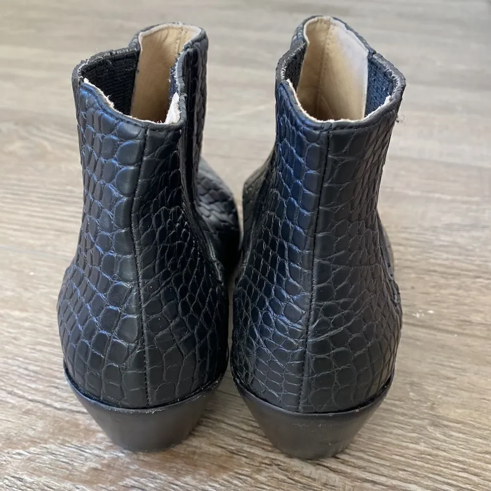 Nanushka Embossed Crocodile Faux Vegan Leather Ankle Cowboy Boots Size 38 - Picture 2 of 4